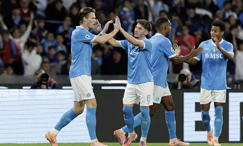 صدارة مؤقتة.. نابولي يهزم ليتشي في الدوري الإيطالي