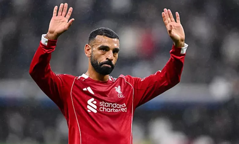 صلاح ينافس ميسي ورونالدو للتواجد في فريق الأفضل 2025