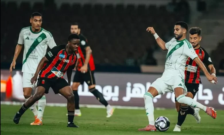 مباراة جنونية في الـ+90.. الأهلي يتعثر أمام الرياض