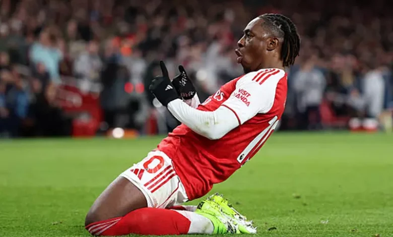 إيزي يفوز بجائزة أفضل لاعب في الجولة 12 بالبريميرليج