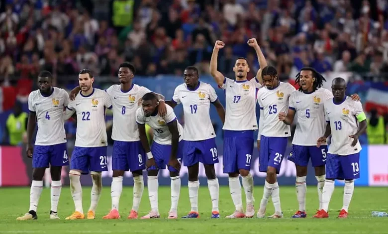 استبعاد تشواميني ومفاجآت نارية في قائمة فرنسا