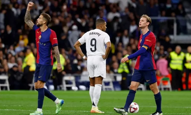 بعد التوقف .. ماذا ينتظر ريال مدريد وبرشلونة في الدوري؟