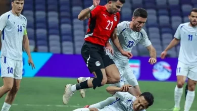 زيزو يغادر مباراة مصر وأوزبكستان مصابًا (صورة)