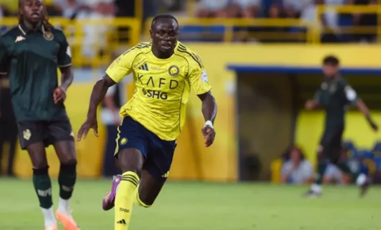 ساديو ماني.. من قرية فقيرة إلى نجم يُغيّر حياة شعبه