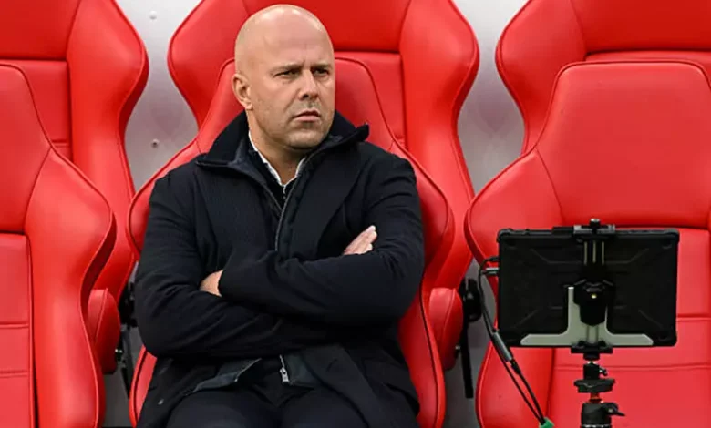 ليفربول قد يناقش مستقبل سلوت حال استمرار تدهور النتائج