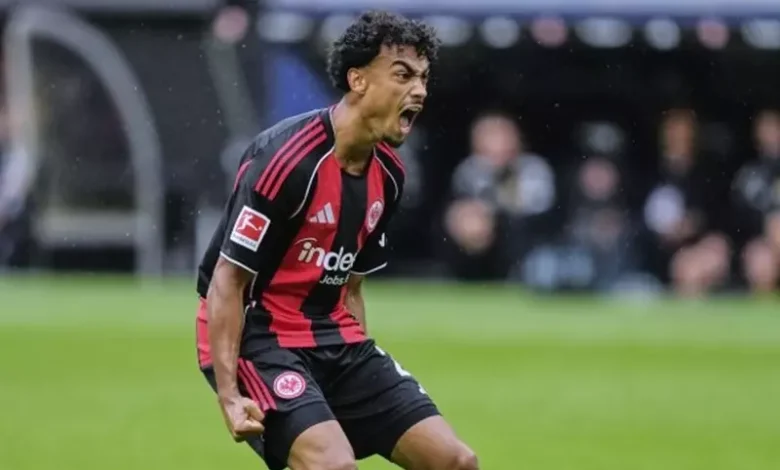 يونايتد ينافس أرسنال وسيتي على ضم موهبة فرانكفورت