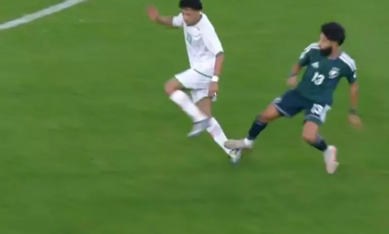 لاعب السعودية عن عدم طرده: ربي استجاب لدعائي