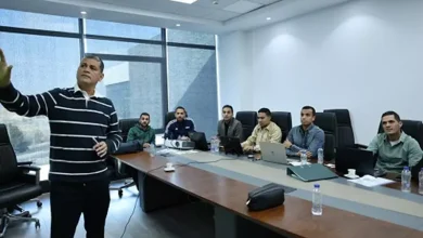 لمراجعة بعض الحالات.. أوسكار رويز يجتمع مع الحكام