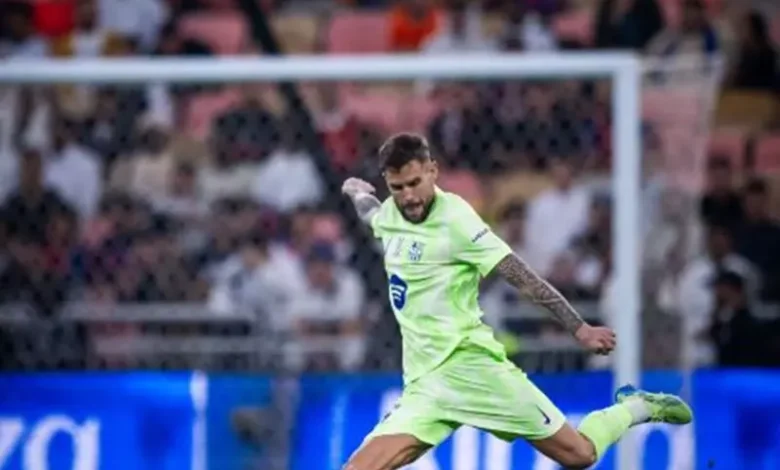 هل يعيد برشلونة نجمه السابق من النصر السعودي في يناير؟
